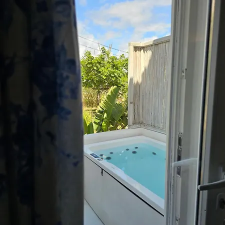 아파트 Fino Private Jacuzzi In *