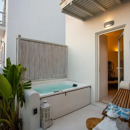 Fino Private Jacuzzi In *